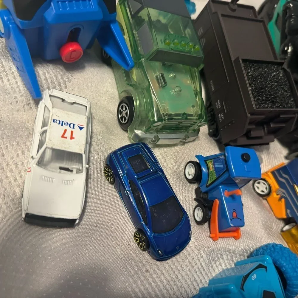 Cars Cars & More Cars! Racers, model cars, jeep, transformer, spins & more! (20)
